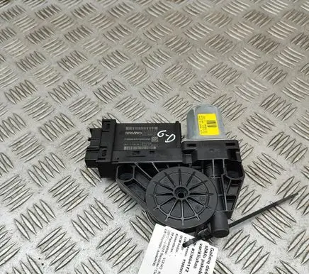 Volvo XC40 Rear door window regulator motor 32283266 8889639261