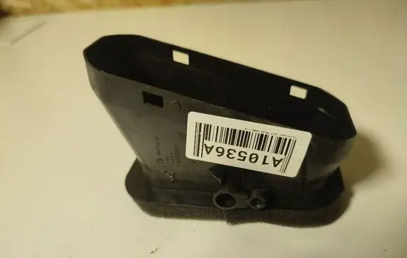 Volkswagen Golf Plus Dash center air vent grill 5M0819357