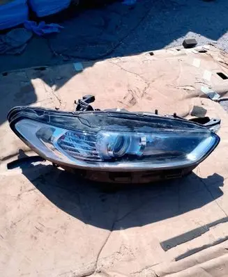 Ford Mondeo MK V Headlight/headlamp DS7313W029C