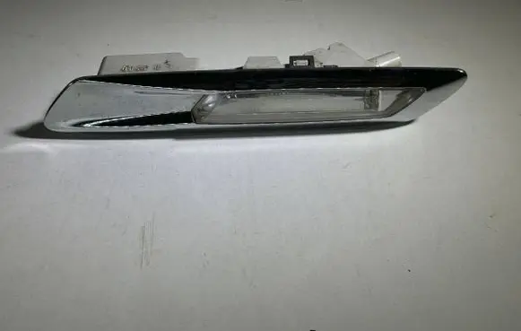 BMW 5 F10 F11 Front fender indicator light 7154168
