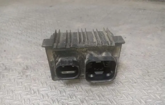 Opel Astra J Glow plug pre-heat relay 55557761 51299045