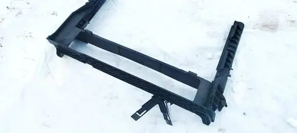 BMW 5 E60 E61 Radiator mount bracket 778744307