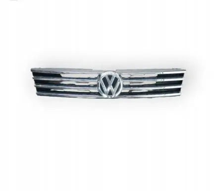 Volkswagen Touareg II Front bumper upper radiator grill