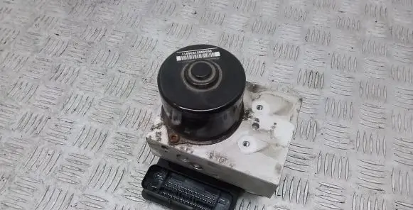 Volvo XC90 ABS Pump 30793446