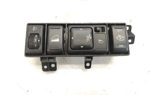 Nissan Pathfinder R51 Wing mirror switch