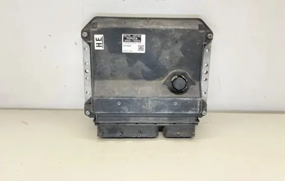 Lexus GS 300 350 430 450H Engine control unit/module 8966130D00 2751005824