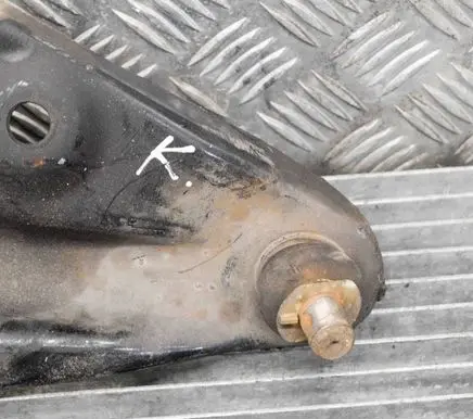 Dacia Sandero Front lower control arm/wishbone