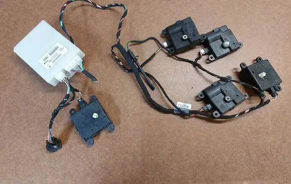 Renault Laguna III A/C air flow flap actuator/motor 52409202 200907 A05010A8400004