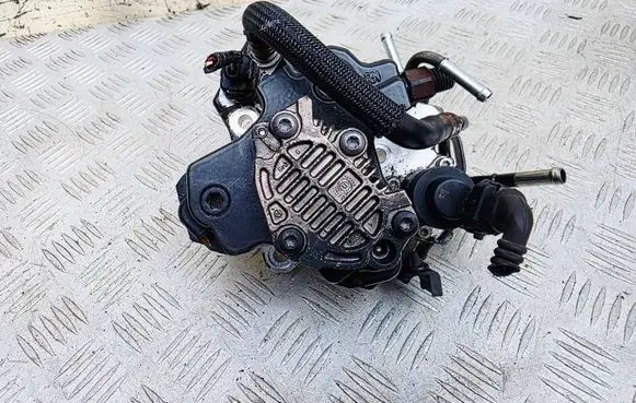 Toyota Yaris Fuel injection high pressure pump 0445010258 221000W010 0928400606