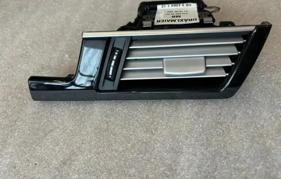 Mercedes-Benz E W212 Dashboard side air vent grill/cover trim 2128204004 A2128204004