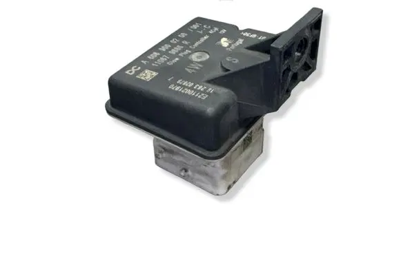 Mercedes-Benz B W247 Glow plug pre-heat relay A6089000200