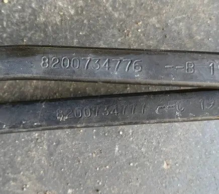 Renault Master III Front wiper blade arm 8200734776 8200734777