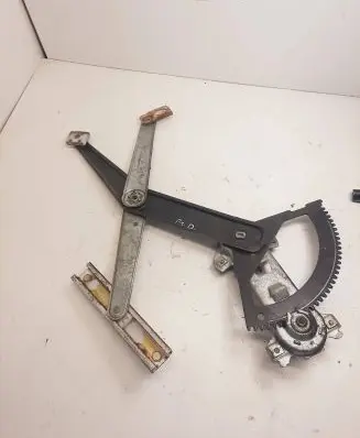 Mercedes-Benz E W124 Front door manual window regulator 