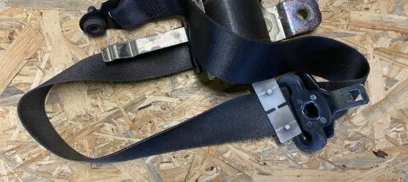 Jaguar S-Type Front seatbelt 2R83F611B09AF