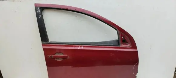 Nissan Qashqai Front door
