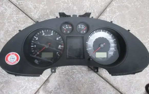 Seat Ibiza III (6L) Speedometer (instrument cluster)