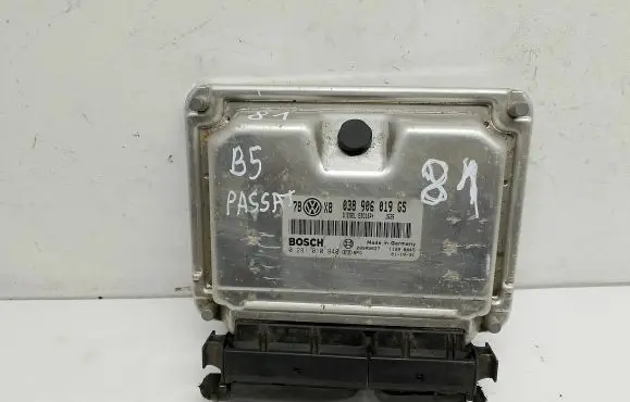 Volkswagen PASSAT B7 Engine control unit/module 038906019GS