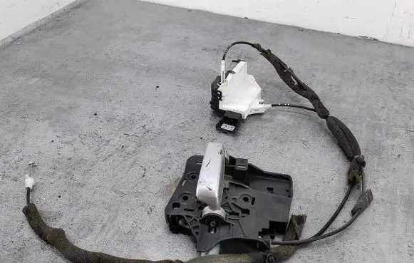 Citroen Berlingo Sliding door lock 