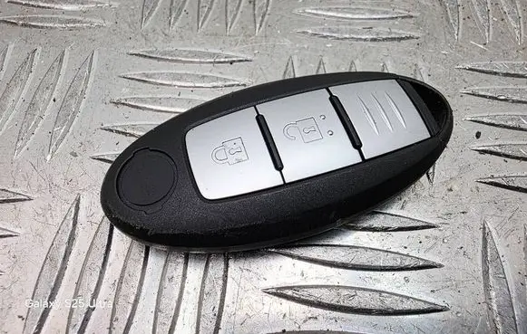 Nissan Navara D23 Ignition key/card 