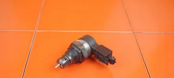 Chrysler 300C Fuel pressure sensor 0281002494 EXL