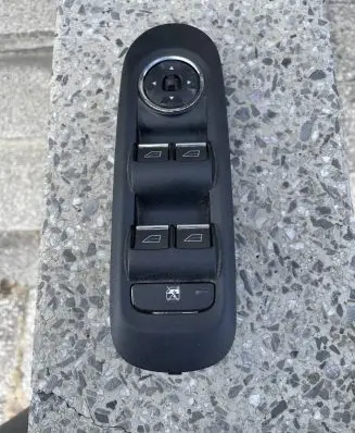 Ford Mondeo MK IV Electric window control switch 7S7T14A132AB