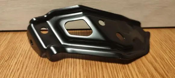 Suzuki Vitara (LY) Fender mounting bracket 5833354P00000