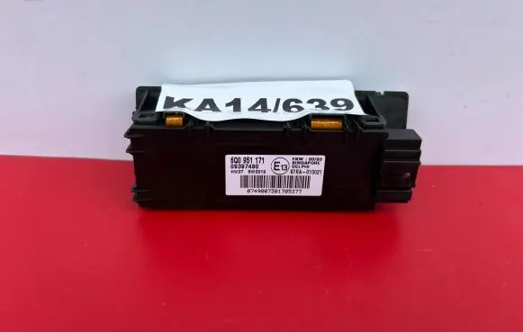 Volkswagen Polo IV 9N3 Other control units/modules 6Q0951171