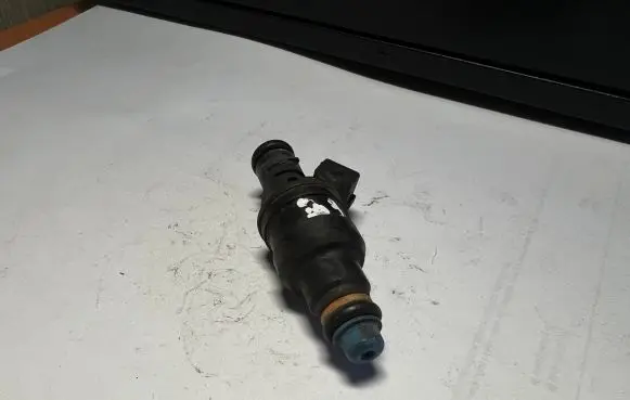 Audi A4 S4 B5 8D Fuel injector 0280150447 058133551
