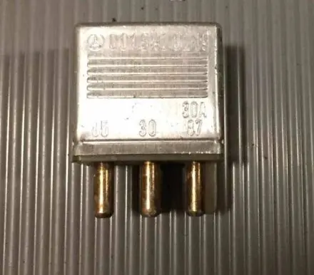 Mercedes-Benz E W124 Other relay 0015420219