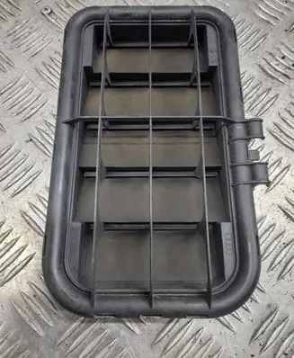 Audi A8 S8 D4 4H Quarter panel pressure vent 4E0819181C