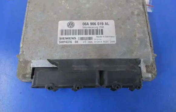 Seat Toledo II (1M) Engine control unit/module ECU 06A906019AL