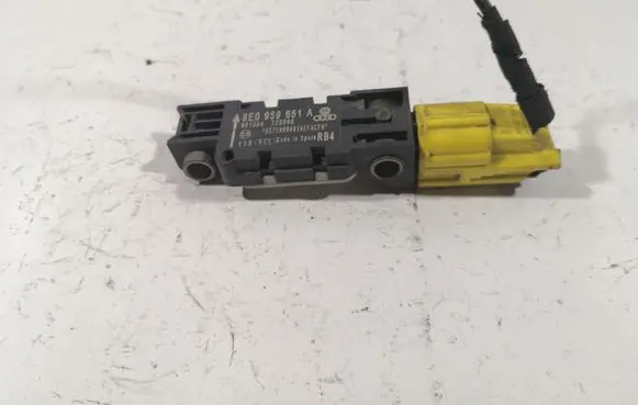Audi A4 S4 B6 8E 8H Airbag deployment crash/impact sensor 8E0959651A