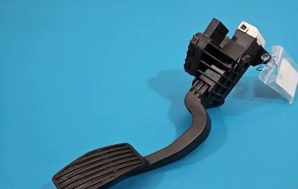 Opel Corsa E Accelerator throttle pedal 13305804 IMPRK1546826