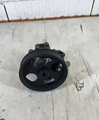 Opel Insignia A Power steering pump 55563329