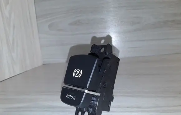 BMW M5 F90 Hand parking brake switch 18151L1 9109311 AI019109311