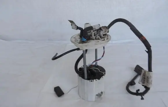 Opel Mokka In-tank fuel pump 13592382