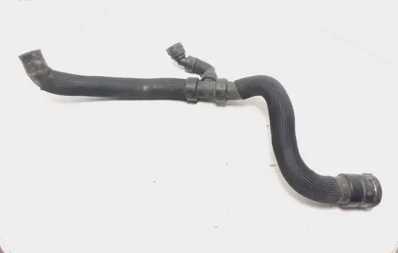 Volvo XC90 Engine coolant pipe/hose