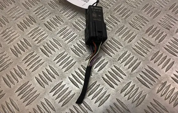 Land Rover Discovery 5 Glow plug pre-heat relay KX63189E2AA 0281003183