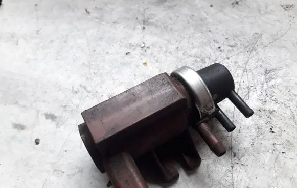Vacuum valve