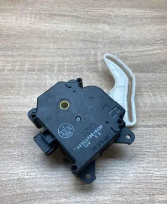 Toyota Corolla Verso AR10 Air flap motor/actuator 0637008930 12V5G