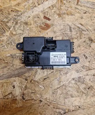 Mercedes-Benz E W212 Heater blower motor/fan resistor A2128702110 5HL01038411 V7191003