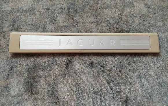 Jaguar XF X250 Front sill trim cover 8X2313200AF 8X2313200