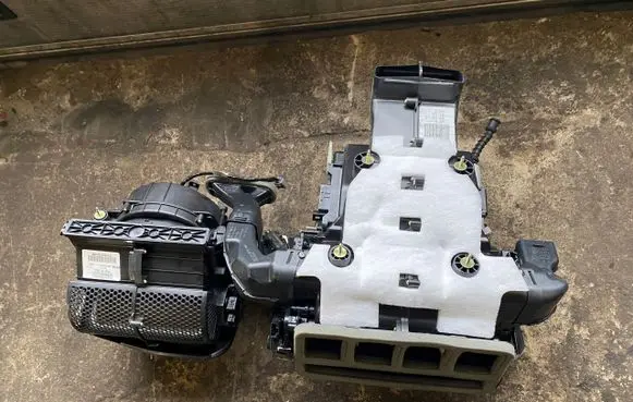 Jeep Grand Cherokee Interior heater climate box assembly 68110179AG