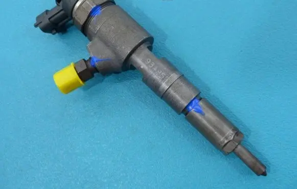 Fuel injector