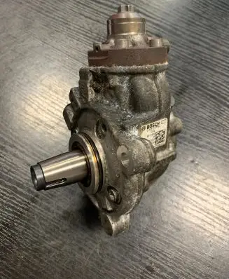 BMW 5 F10 F11 Fuel injection high pressure pump 8511626