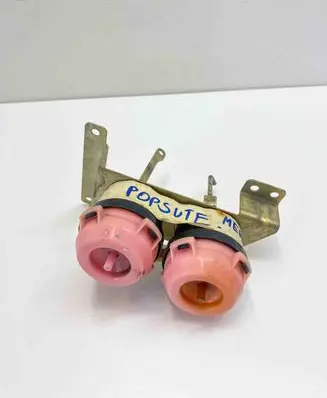Engine mount vacuum valve
