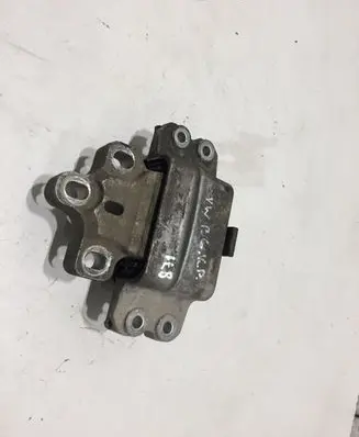Volkswagen PASSAT B6 Engine mount bracket 3C0199555