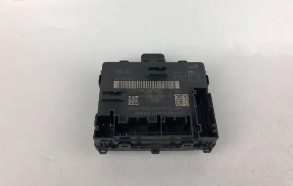 Volkswagen Tiguan Door control unit/module 5Q0959592K
