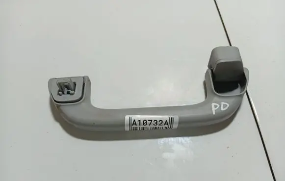 Honda CR-V Front interior roof grab handle