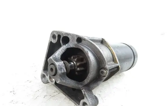 Renault Kangoo I Starter motor D6RA73
